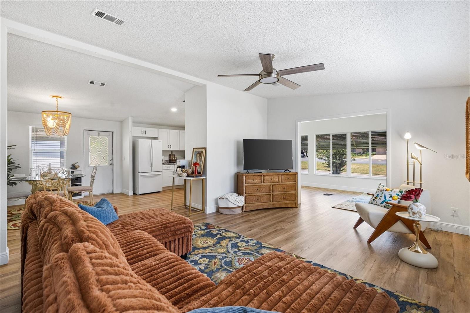LADY LAKE ORANGE BLOSSOM GARDENS UNIT 09 - Residential