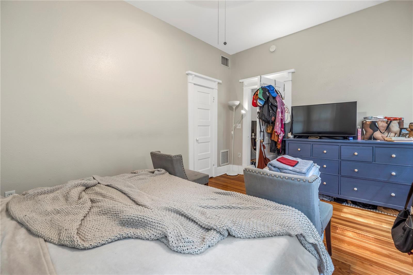 BAY SHORE REV - Residential Income