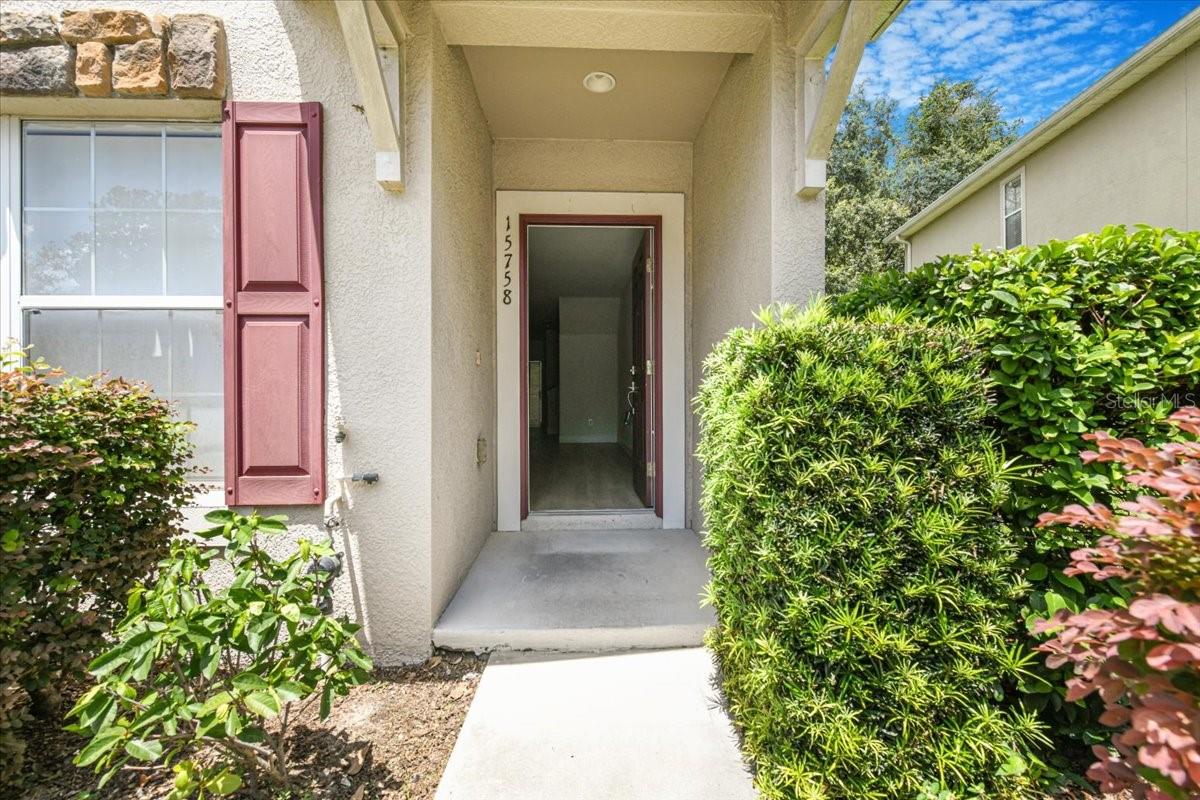 Beautifully updated and cozy corner 3/2 1/2 Townhome, in the Gated community of Fishhawk Ranch!
Freshly painted interior, renovated kitchen, new bathroom vanities, stone countertops, new ceiling fans, new vinyl flooring downstairs and new carpet upstairs; new light fixtures throughout the entire property.
Conveniently located very close to the pool, playground and mailbox station. Corner unit with conservation behind you. The extra room with double doors, and closet is downstairs, great for a home office or guest room. Spacious Great Room and bright Grey and W kitchen with stainless steel appliances and granite countertops. Off the kitchen you have a large back patio with a storage closet. Convenient half bath also located downstairs for guests. Primary and Second bedrooms upstairs, very good in size with full bathrooms each. Laundry closet is also upstairs complete with a full size washer and dryer. This is a great opportunity to call this TH your new home.