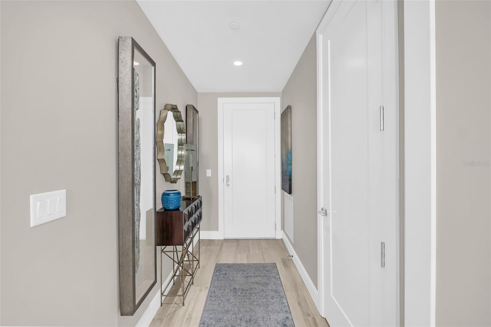 100 1ST AVENUE N 2106