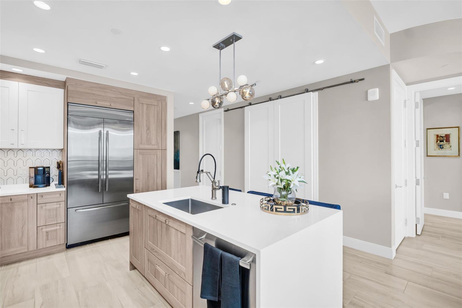 100 1ST AVENUE N 2106