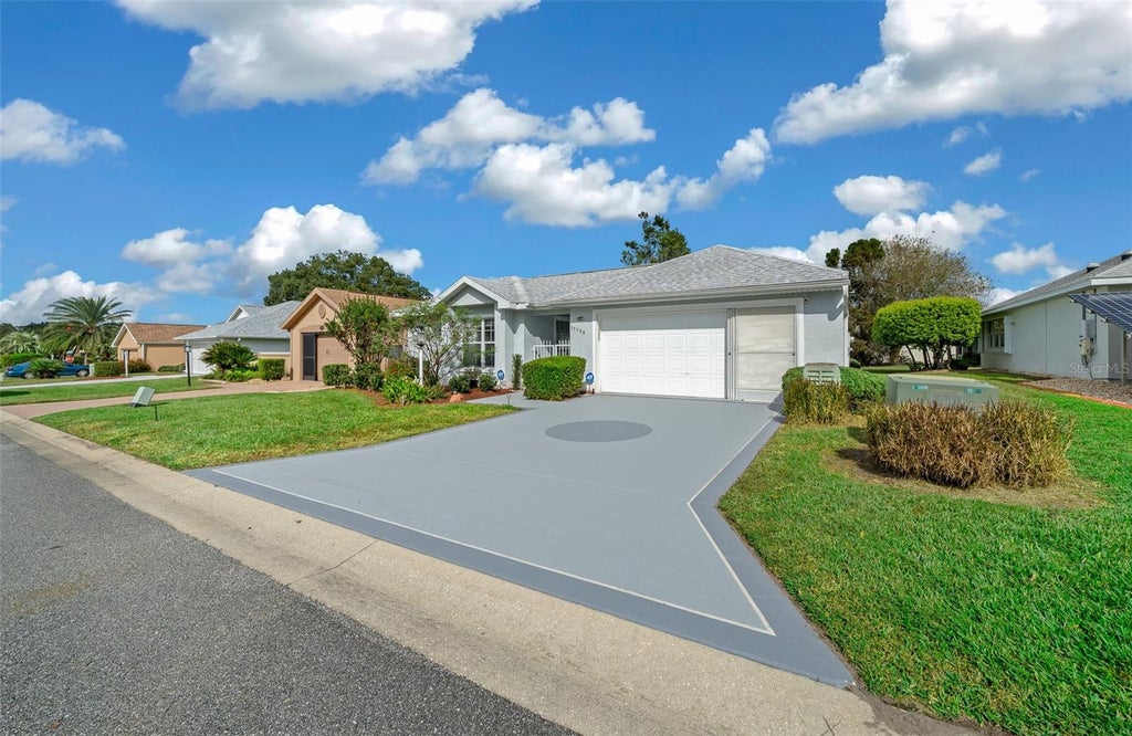 Photo of 17789 SE 113th Terrace, Summerfield, FL 34491 (MLS # OM731900)