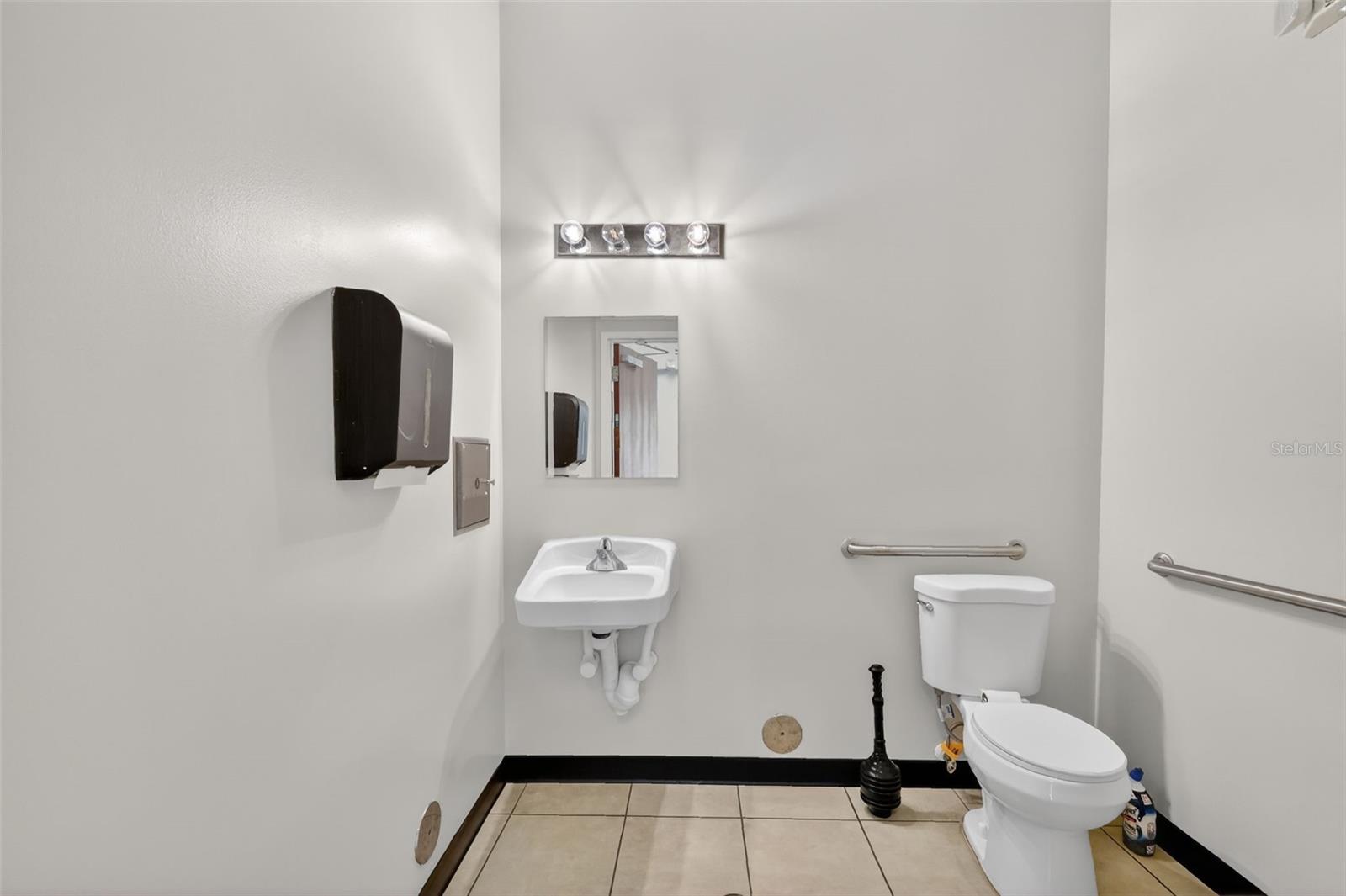 CLERMONT SOUTH LAKE MEDICAL ARTS CENTER 03 AMD - Commercial Lease