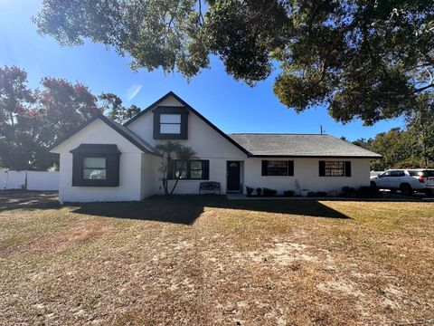 Photo of 613 Royal Crest Way, Brandon, FL 33511 (MLS # TB8442550) Photo of 613 Royal Crest Way, Brandon, FL 33511 (MLS # TB8442550)