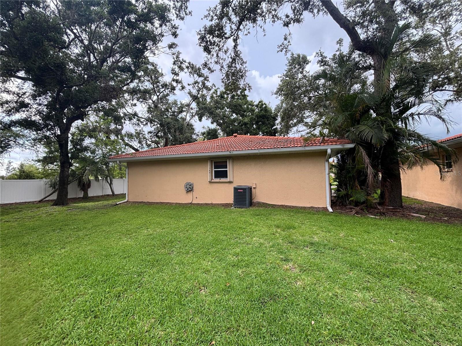 131 49TH COURT E