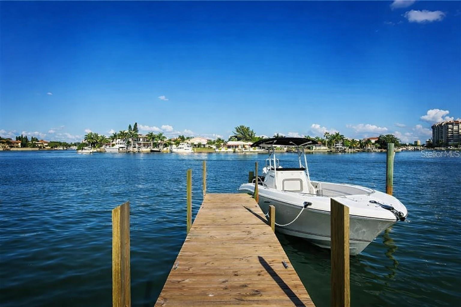 ISLAND INN CONDO - Residential