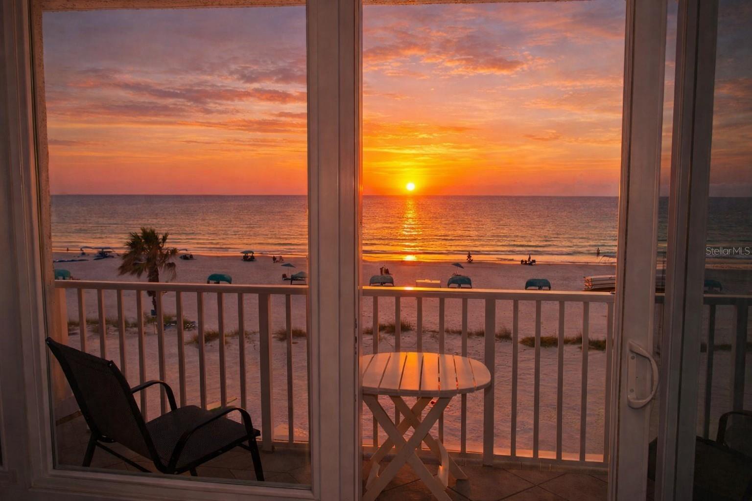 ISLAND INN CONDO - Residential