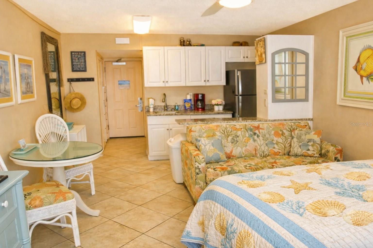 ISLAND INN CONDO - Residential