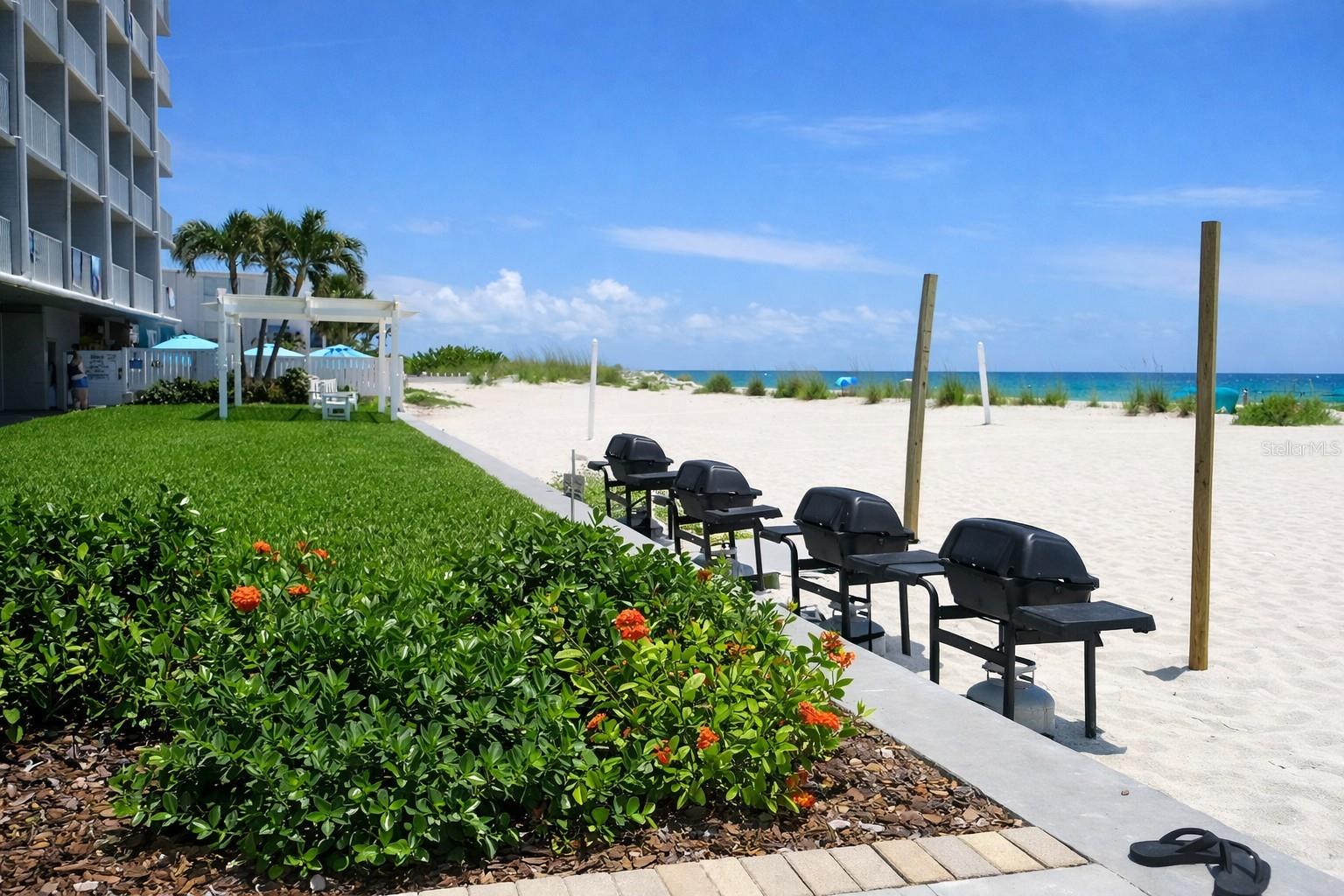 ISLAND INN CONDO - Residential