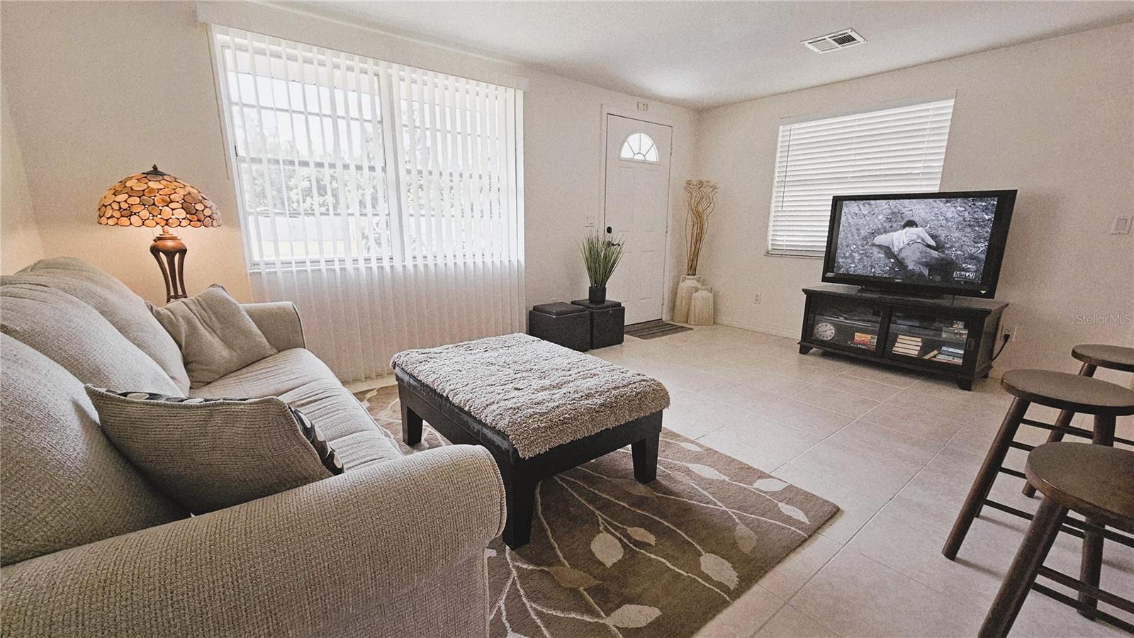 HORTON ESTATES THE - Residential Lease