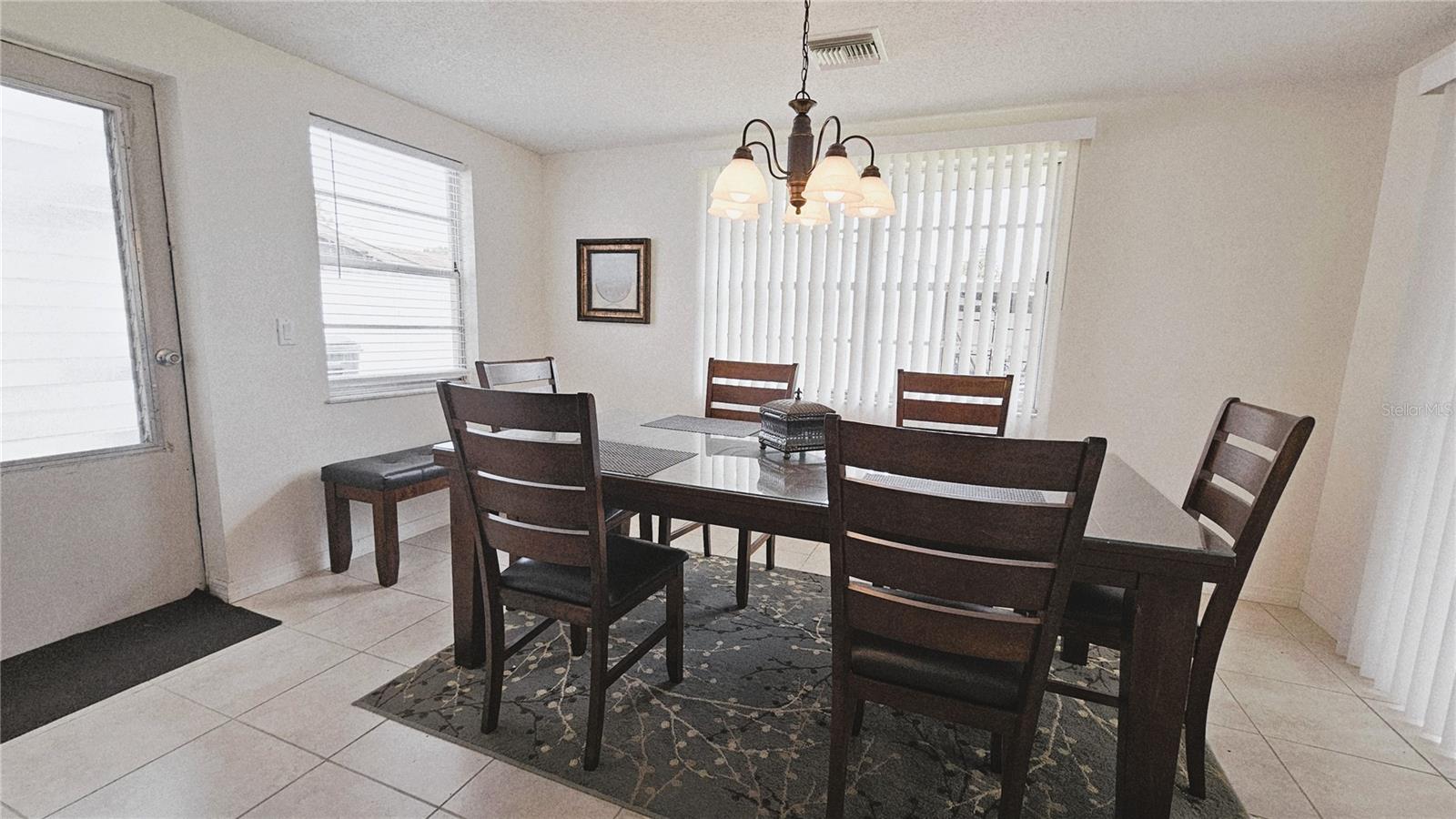 HORTON ESTATES THE - Residential Lease