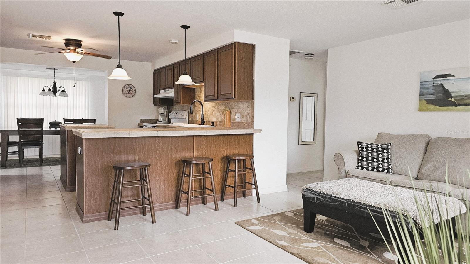 HORTON ESTATES THE - Residential Lease