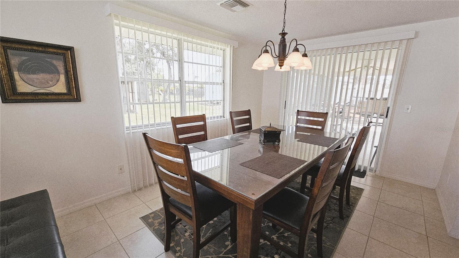 HORTON ESTATES THE - Residential Lease