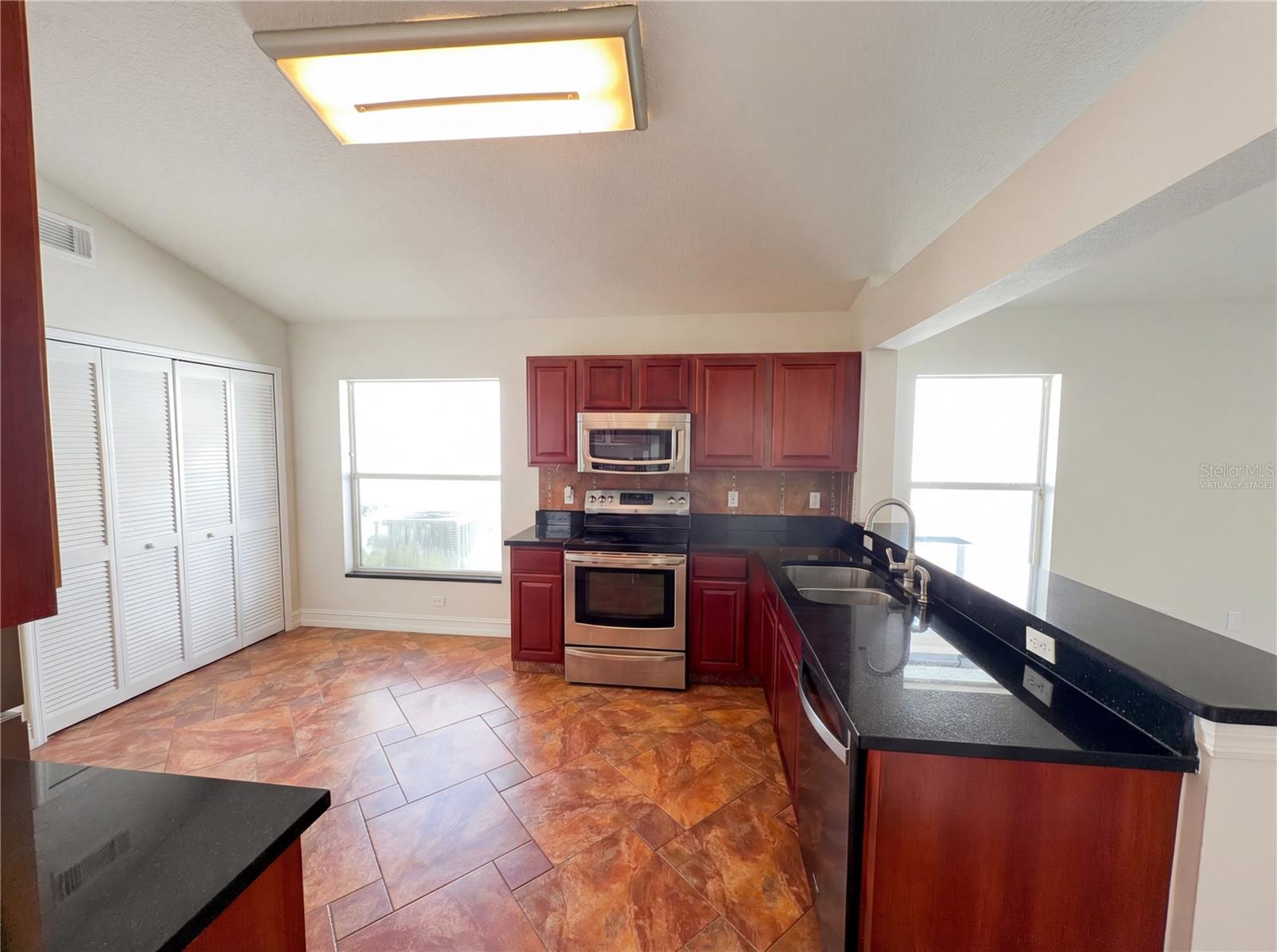 2975 SABEL OAK PLACE