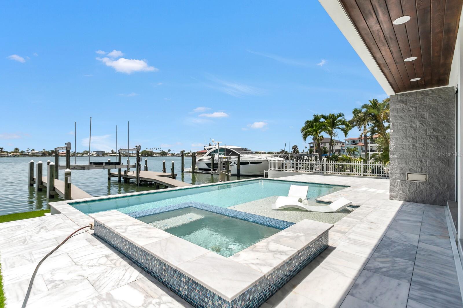 905 BAY POINT DRIVE