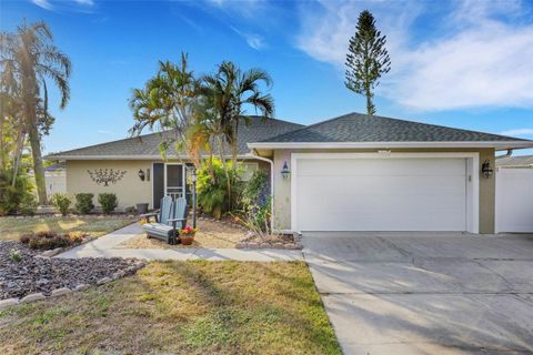 Photo of 4324 Eastwood Drive, Sarasota, FL 34232 (MLS # A4673443)