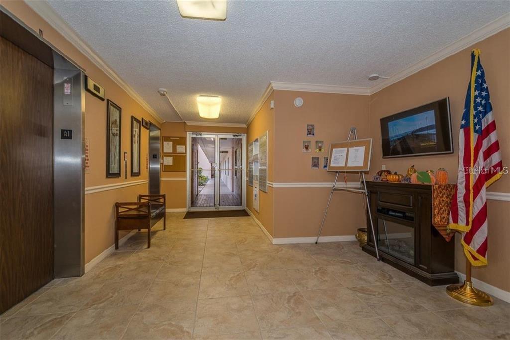 LAKERIDGE CONDO - Residential