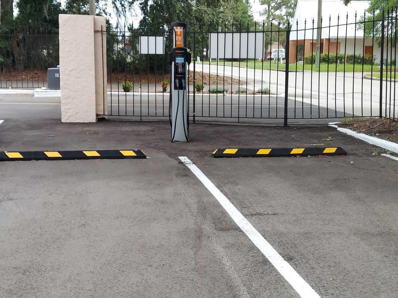 LAKERIDGE CONDO - Residential