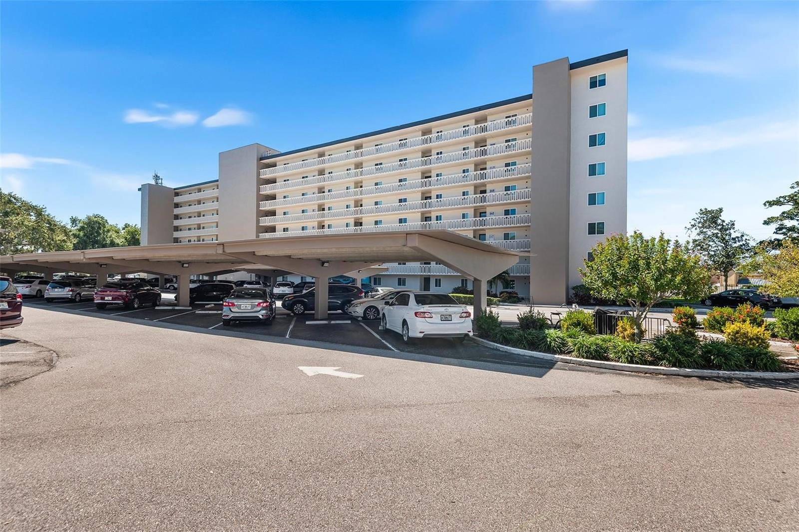 LAKERIDGE CONDO - Residential