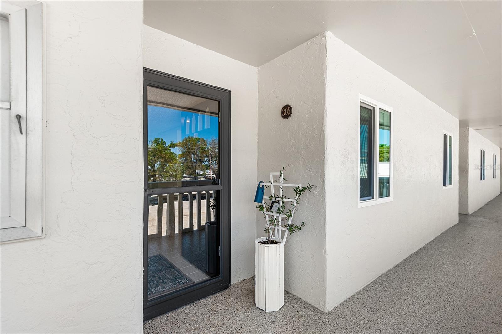 1776 6TH STREET NW 305