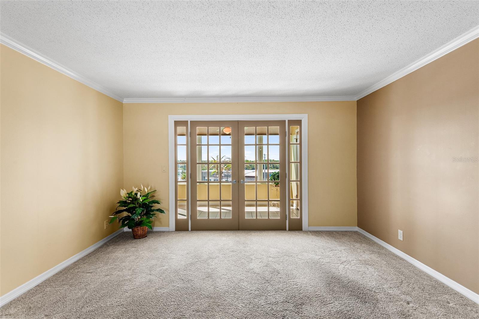 LAKERIDGE CONDO - Residential