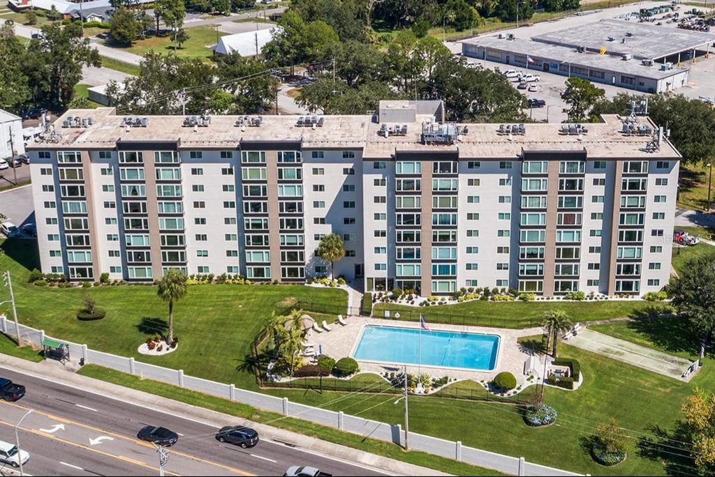 Photo of 1776 6th Street NW #305, Winter Haven, FL 33881 (MLS # P4938080)