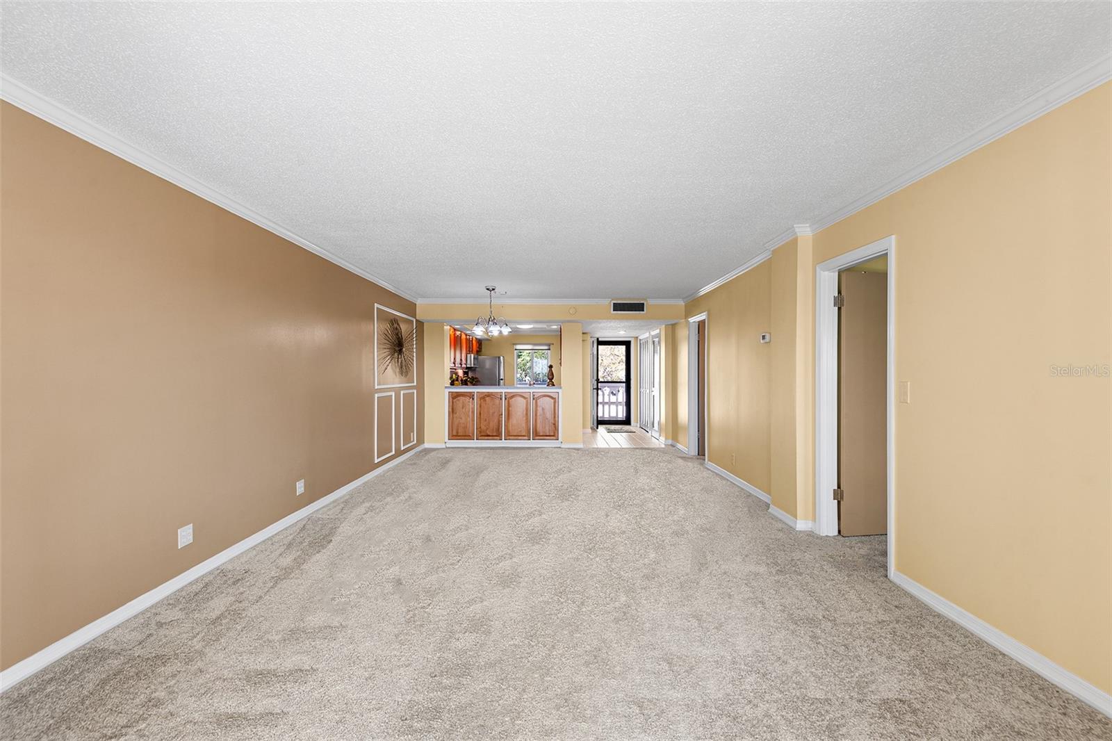 LAKERIDGE CONDO - Residential