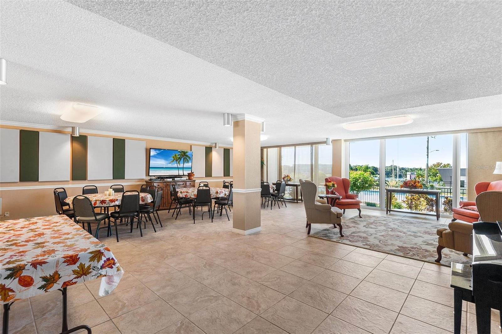 LAKERIDGE CONDO - Residential