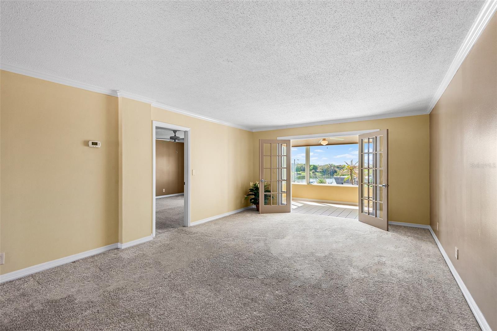 LAKERIDGE CONDO - Residential