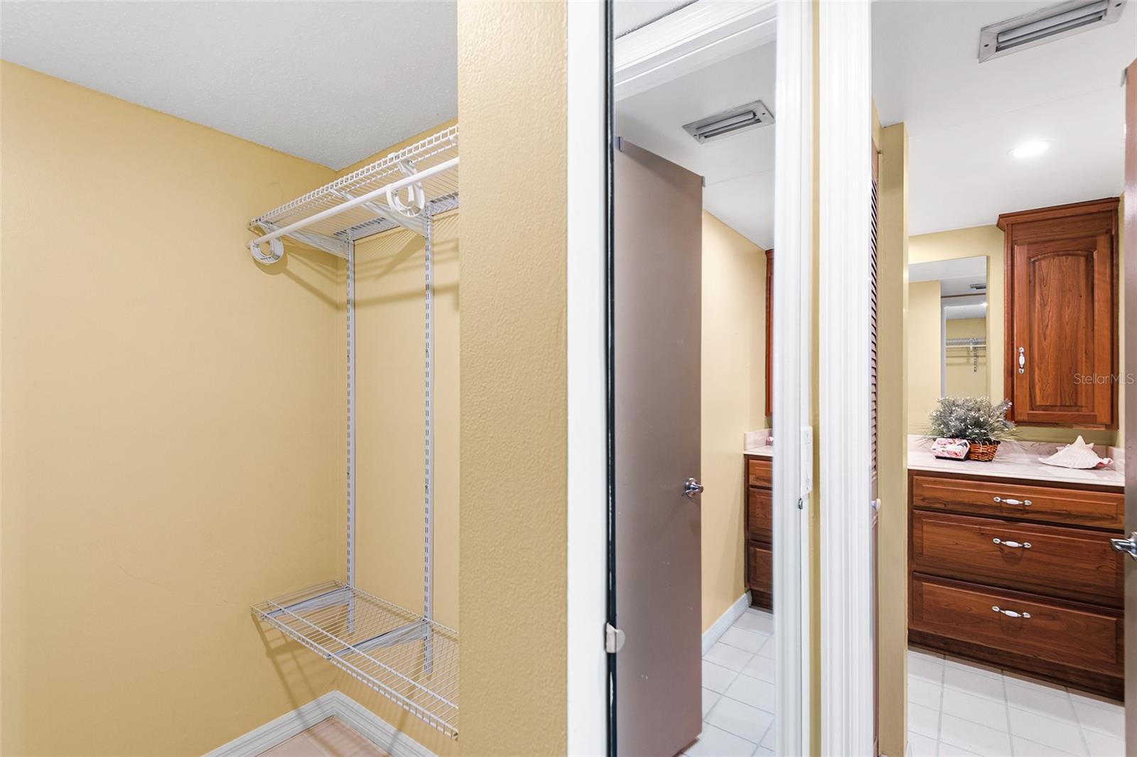 LAKERIDGE CONDO - Residential