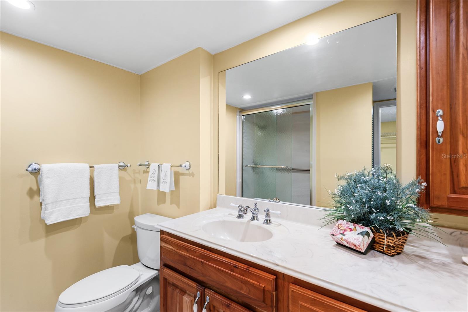 LAKERIDGE CONDO - Residential