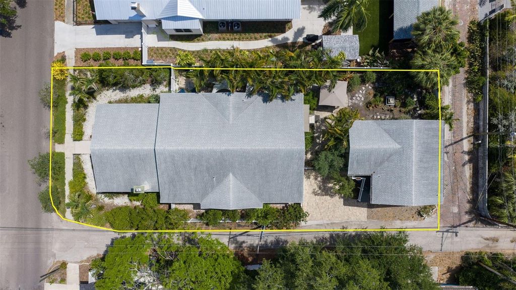 Photo of 1260 10th Street N, St Petersburg, FL 33705 (MLS # TB8502536)