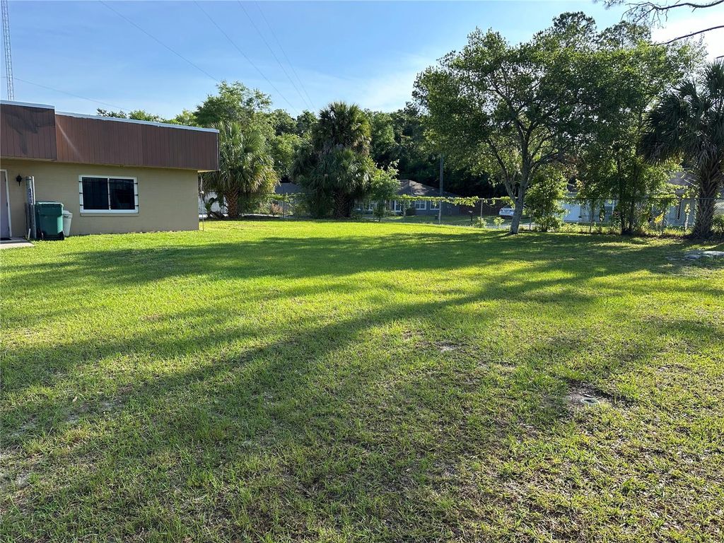 Photo of 1415 NE 32nd Avenue, Ocala, FL 34470 (MLS # OM715204)