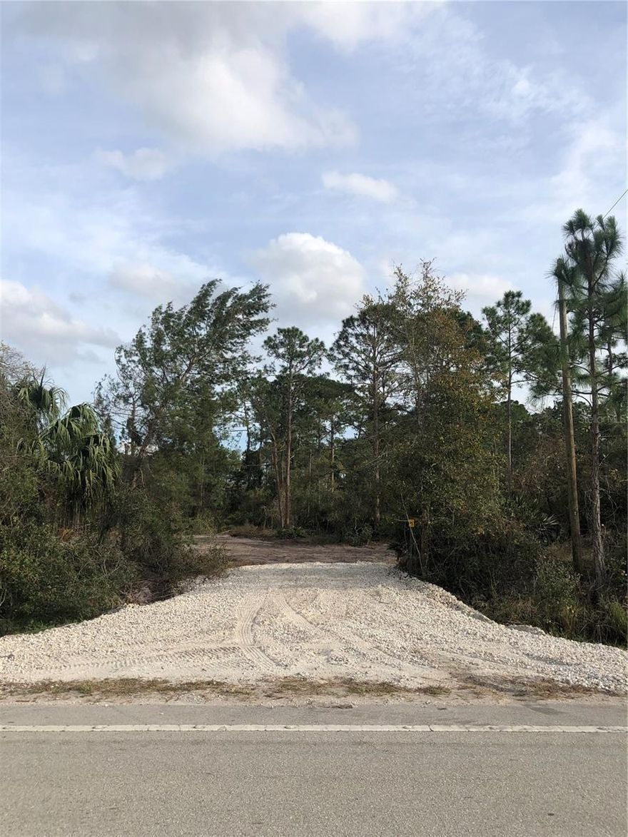 Build your dream home and or shop on this beautiful freshly cleared 0.8 acre lot. New culvert and driveway approach installed per FDOT spec. 100ft frontage directly on SR 415. 350ft deep. Wetlands in rear to ensure privacy. Great lot for storage or advertising. A-3 county zoning so agricultural uses accepted. No HOA. Central to everything. Boundary survey included. Tree survey included. Animal Habitat Survey Included. Non-conforming lot letter included. This lot is ready to build!