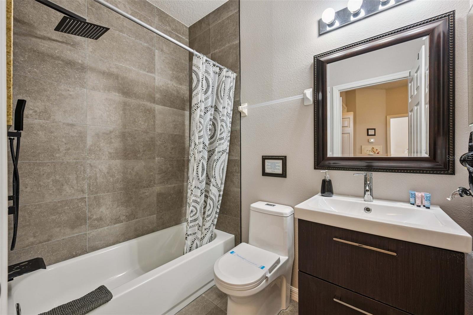 OAKWATER - Residential