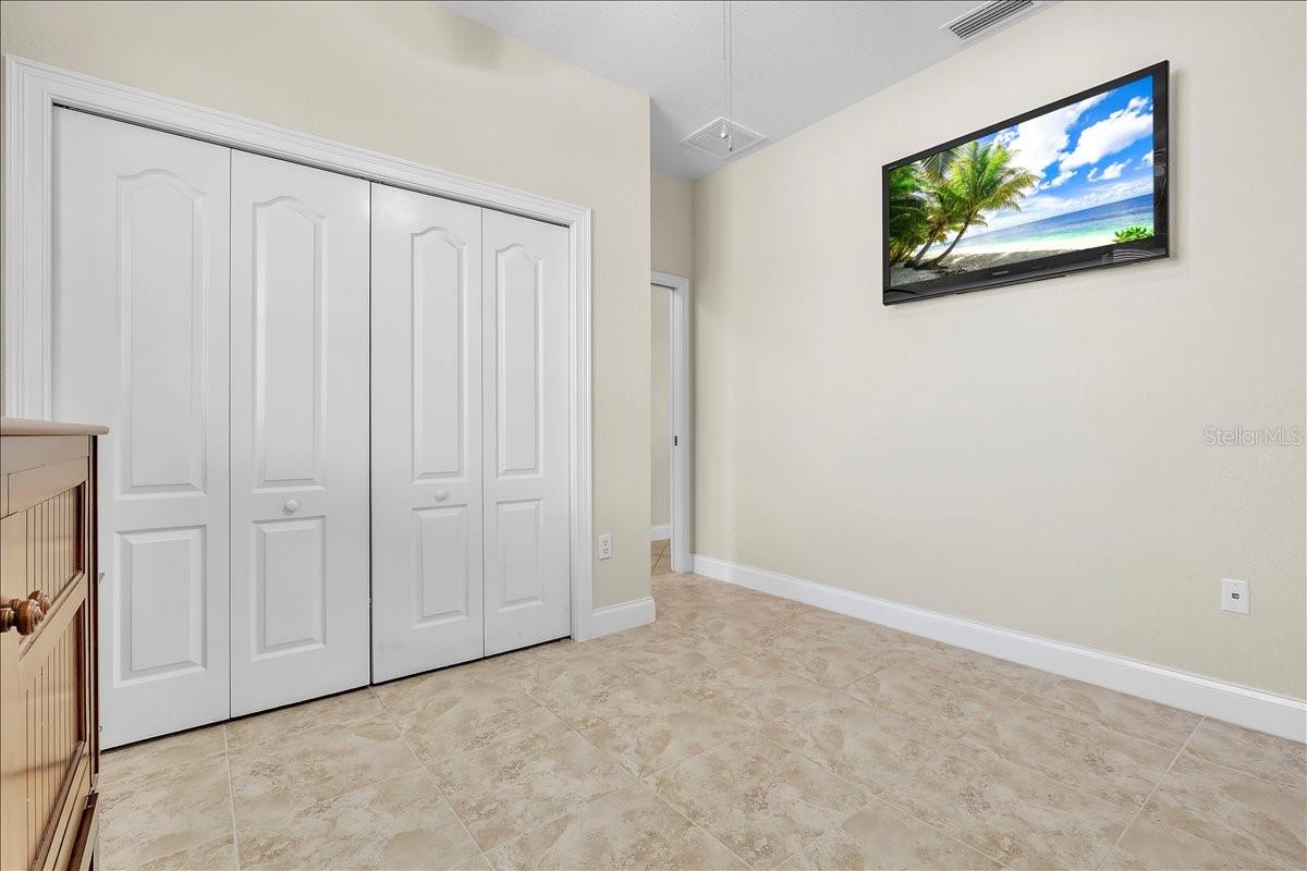 CHARLOTTE PARK - Residential