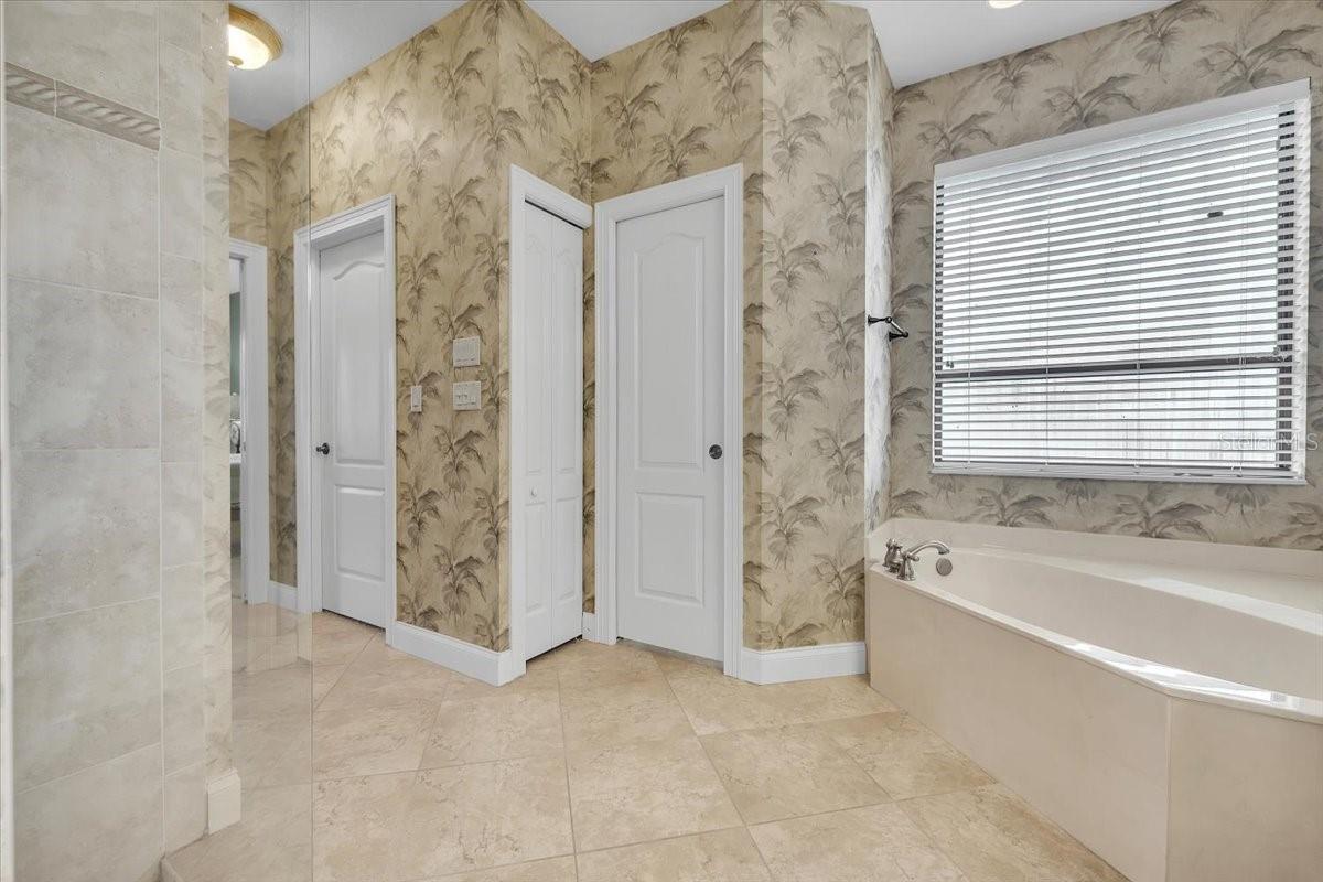 CHARLOTTE PARK - Residential