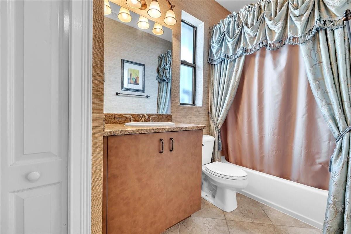 CHARLOTTE PARK - Residential