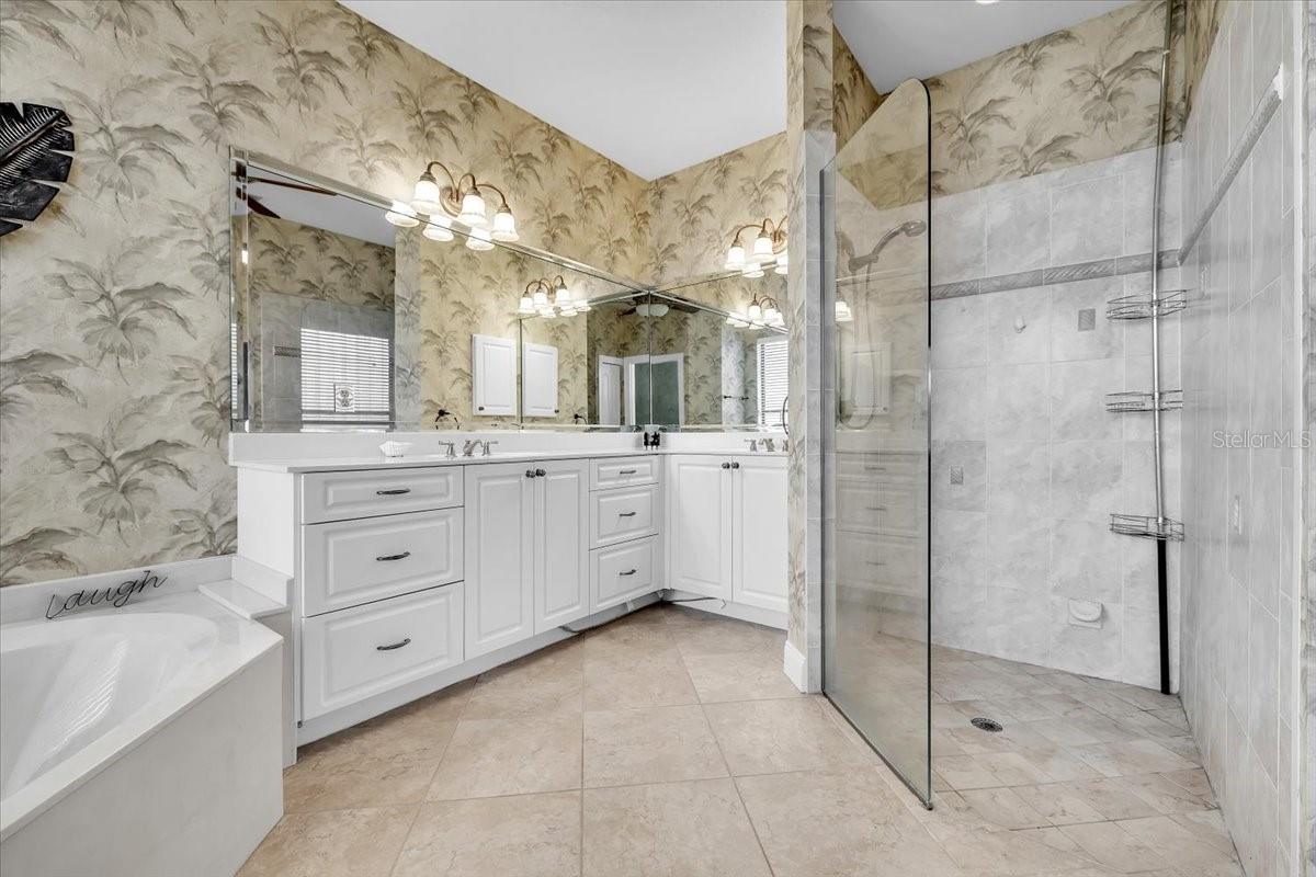 CHARLOTTE PARK - Residential