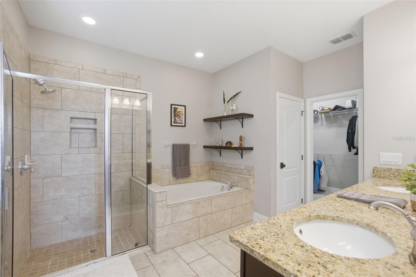 RIVIERA BELLA UN 3 - Residential