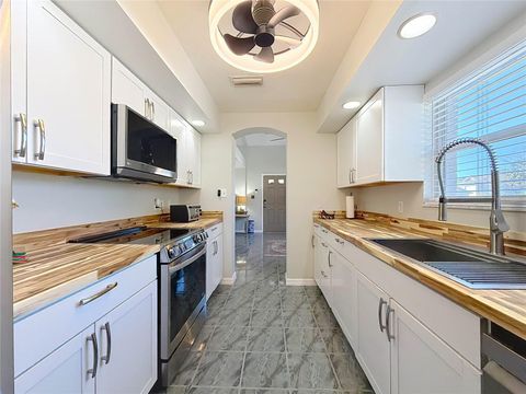 Tiny photo for 421 NW 14th Place, Crystal River, FL 34428 (MLS # TB8461618)