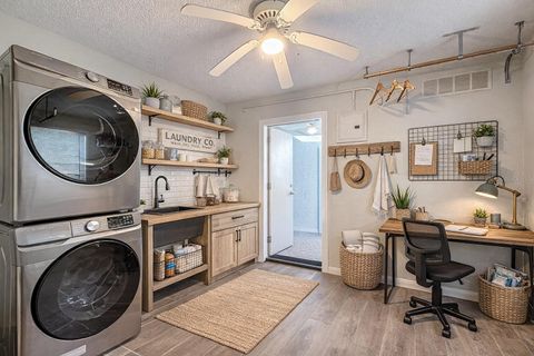 Tiny photo for 421 NW 14th Place, Crystal River, FL 34428 (MLS # TB8461618)