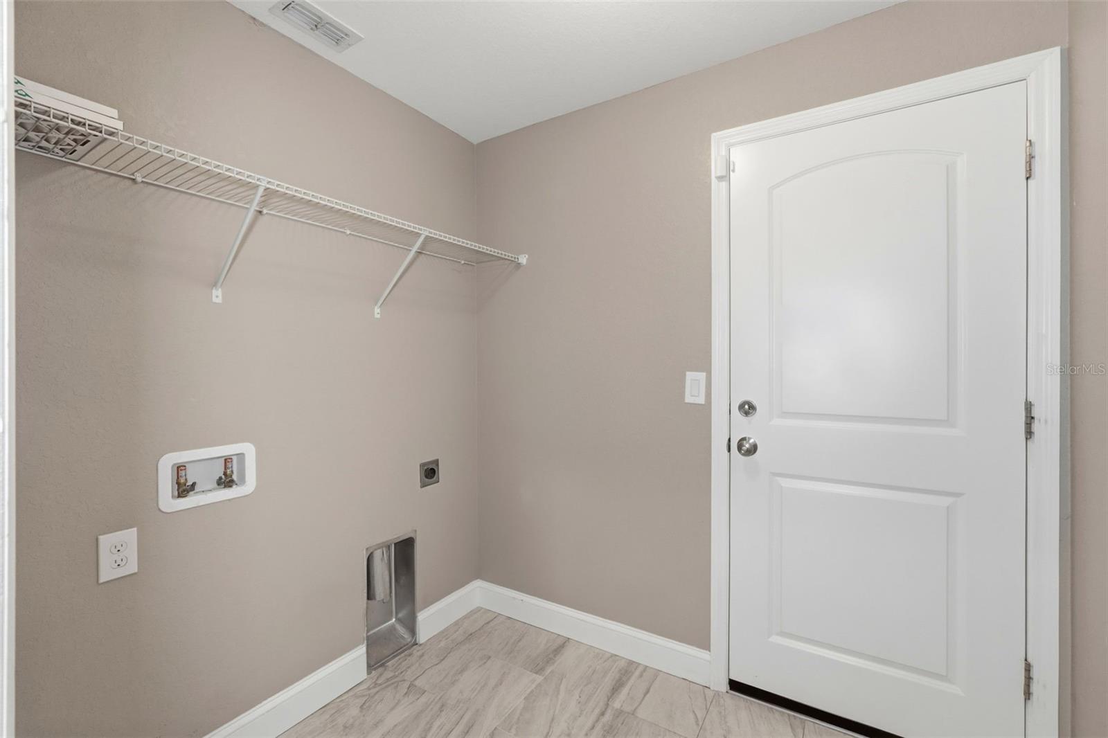 GREENFIELDS 1-H UN 3 - Residential