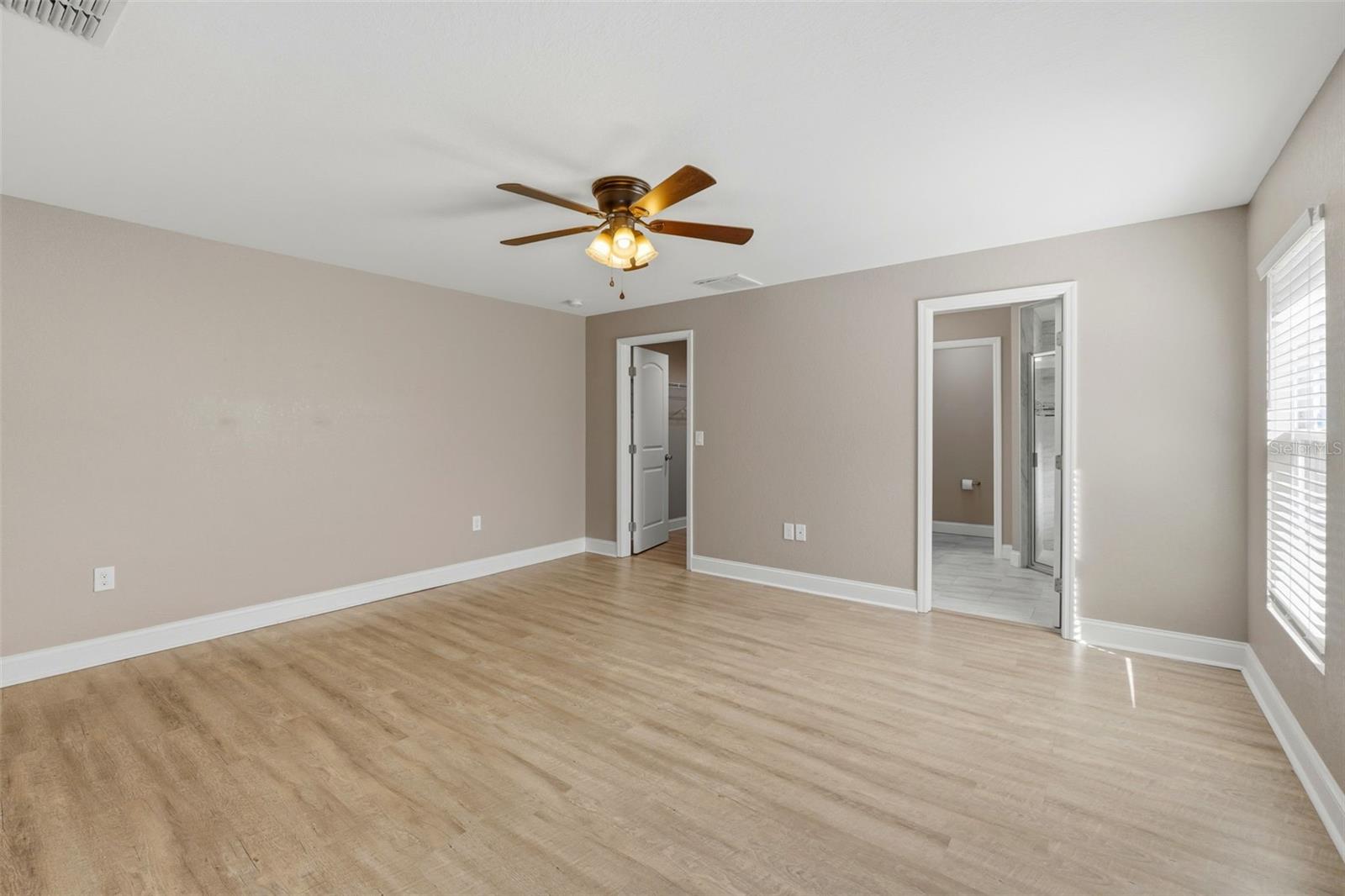 GREENFIELDS 1-H UN 3 - Residential