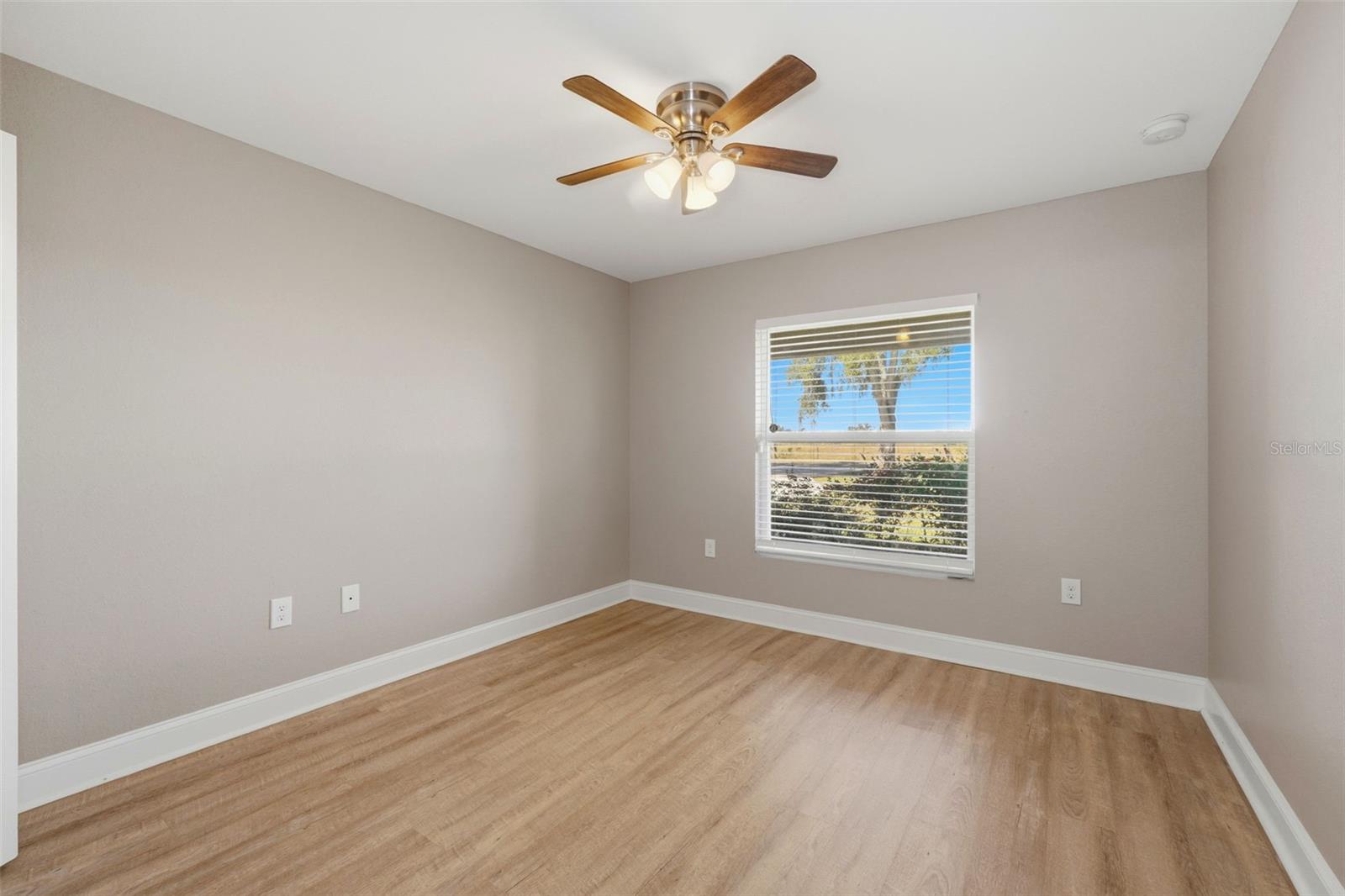 GREENFIELDS 1-H UN 3 - Residential