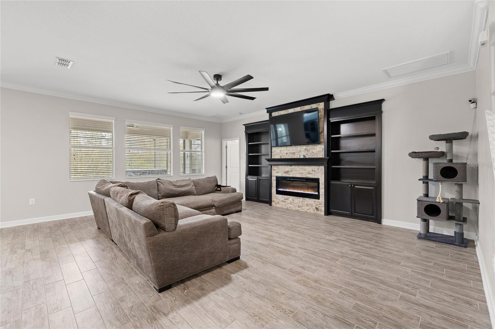 STONEYBROOK HILLS UN #2 - Residential