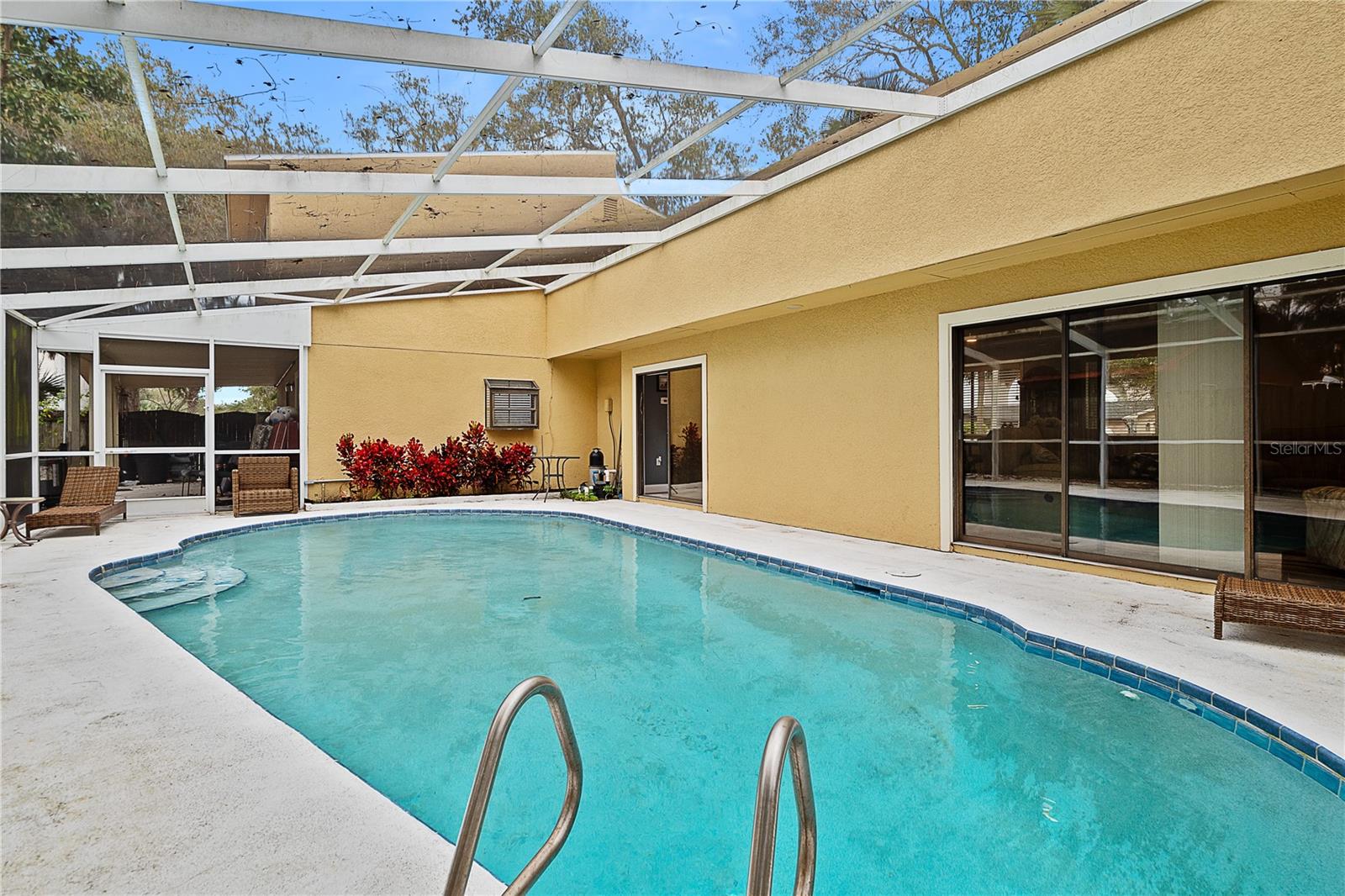 100 PALM DRIVE