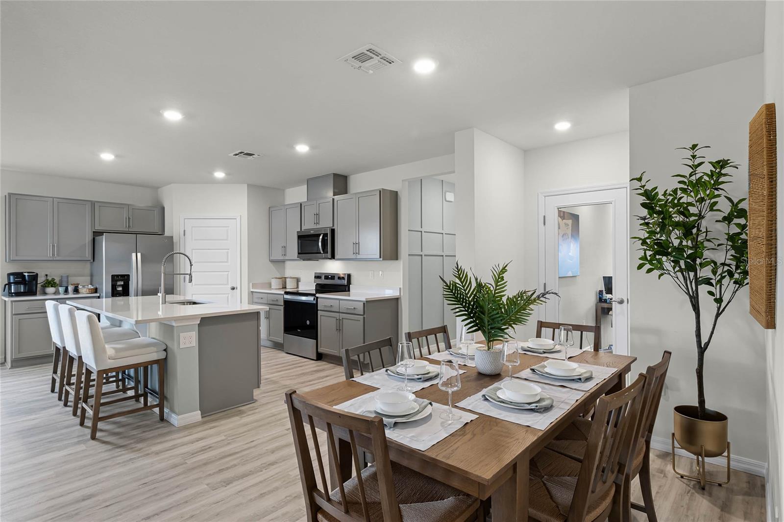 HARMONY ON LAKE ELOISE - Residential