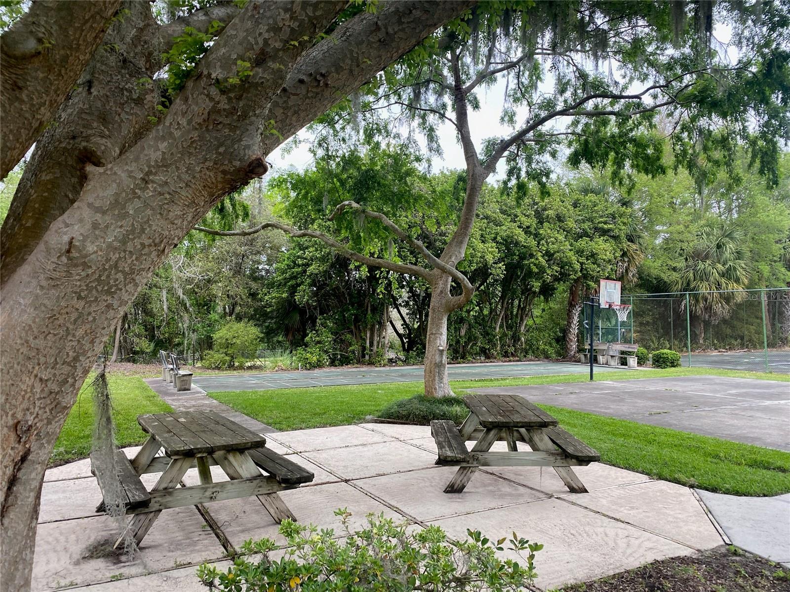 GOLDEN HILLS QUADRAVILLAS - Residential Lease