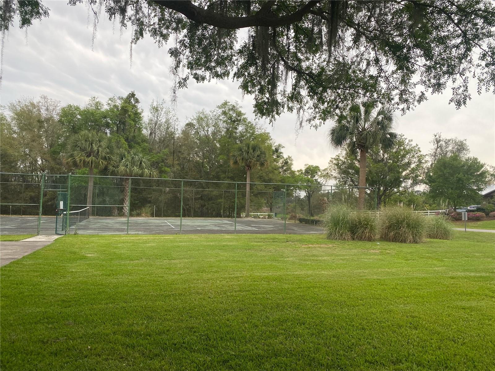 GOLDEN HILLS QUADRAVILLAS - Residential Lease